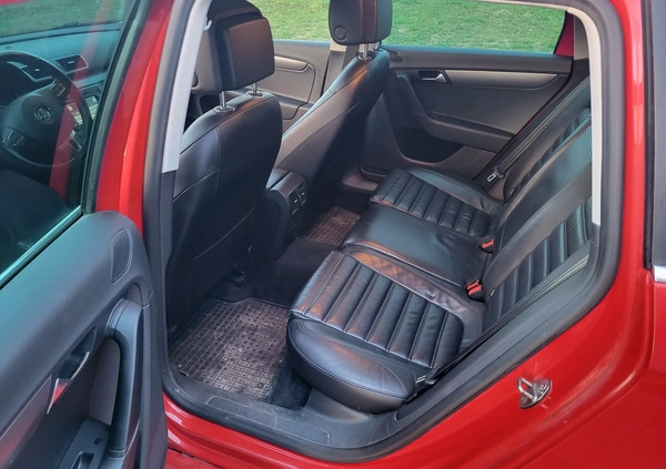 Volkswagen Passat cena 35500 przebieg: 260907, rok produkcji 2013 z Konstancin-Jeziorna małe 154